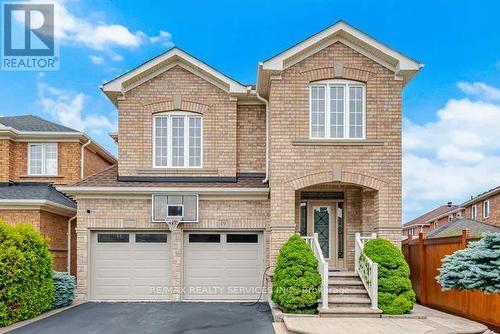 19 THORNBUSH BOULEVARD  Brampton, ON L7A 0K5