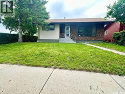 542 Elizabeth STREET Weyburn, SK S4H 1S4