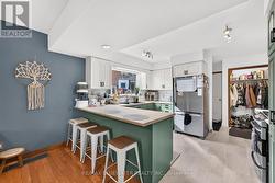 Kitchen w/Sit-Up Peninsula - 