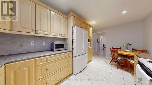 33 Pepper Tree Drive, Toronto, ON - Indoor Photo Showing Kitchen