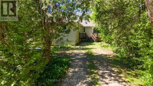 4 PARKSIDE AVENUE  Collingwood, ON L9Y 5P3