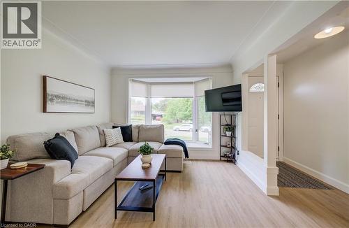 21 Culham Drive, Cambridge, ON - Indoor Photo Showing Living Room