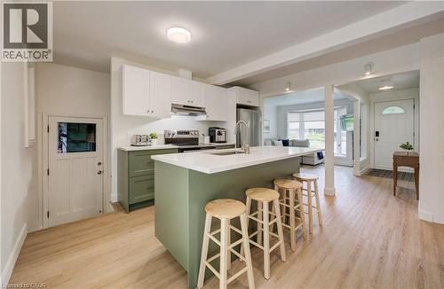 21 Culham Drive, Cambridge, ON - Indoor Photo Showing Kitchen With Upgraded Kitchen