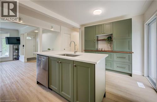 21 Culham Drive, Cambridge, ON - Indoor Photo Showing Kitchen