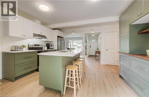 21 Culham Drive, Cambridge, ON - Indoor Photo Showing Kitchen With Upgraded Kitchen