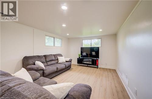 21 Culham Drive, Cambridge, ON - Indoor Photo Showing Living Room