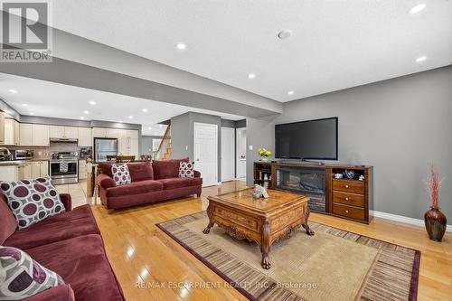 51 Cabriolet Crescent, Hamilton, ON 