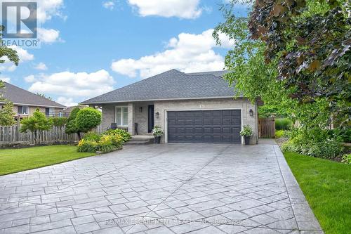 51 Cabriolet Crescent, Hamilton, ON 