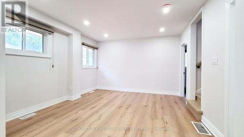 80 MAIN STREET , Markham, Ontario L3R 2E7 5