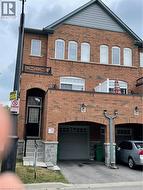 62 MAGDALENE Crescent Brampton, ON L6Z 0G8