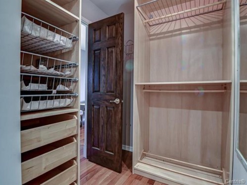 Penderie (Walk-in) - 1690 Rue Tillemont, Brossard, QC - Indoor With Storage