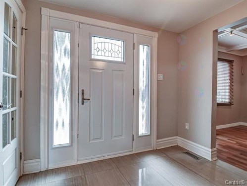 Hall d'entrée/Vestibule - 1690 Rue Tillemont, Brossard, QC - Indoor Photo Showing Other Room