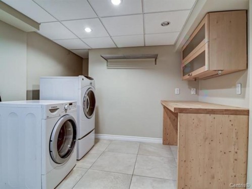 Salle de bains - 1690 Rue Tillemont, Brossard, QC - Indoor Photo Showing Laundry Room