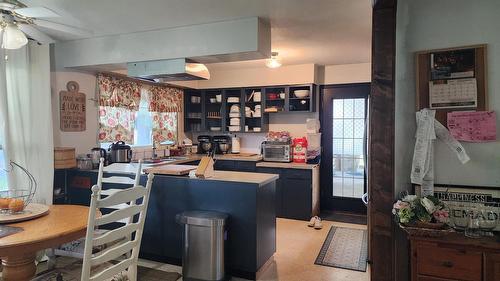 200 5Th  Nw Street, Nakusp, BC 