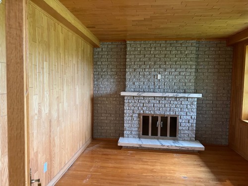 Salle familiale - 1601 Ch. Daoust, Vaudreuil-Dorion, QC - Indoor With Fireplace