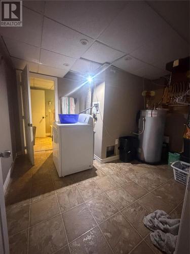 231-233 Creston Boulevard, Creston, NL - Indoor Photo Showing Other Room