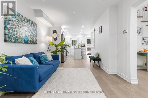 1118 Avondale Drive, Oakville, ON 