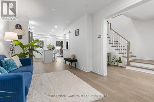 1118 Avondale Drive, Oakville, ON 