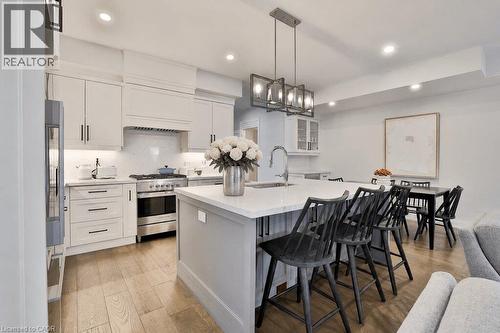 6 Iroquois Avenue, Mississauga, ON - Indoor Photo Showing Kitchen With Upgraded Kitchen