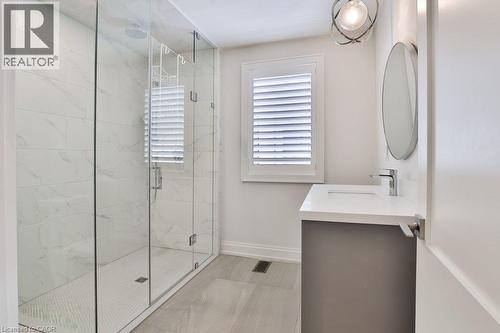 6 Iroquois Avenue, Mississauga, ON - Indoor Photo Showing Bathroom