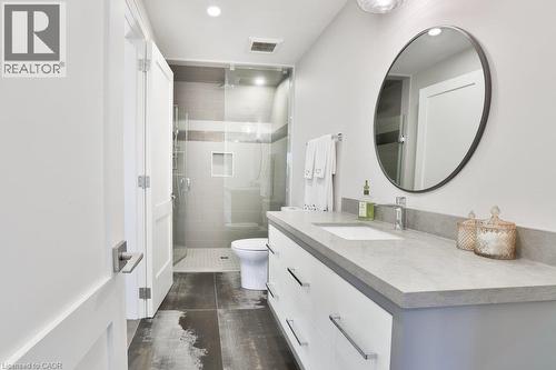 6 Iroquois Avenue, Mississauga, ON - Indoor Photo Showing Bathroom