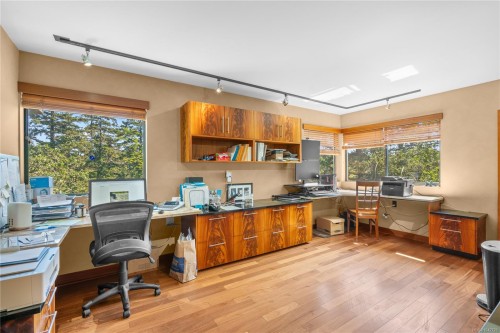 314 Bessborough Ave, View Royal, BC 