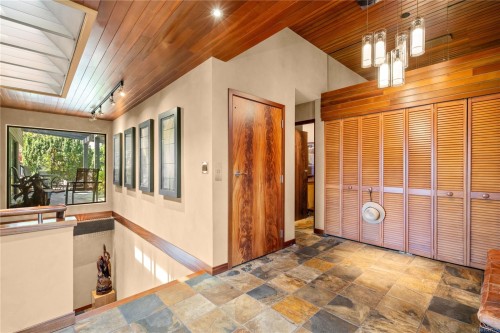 314 Bessborough Ave, View Royal, BC 