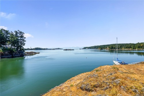 314 Bessborough Ave, View Royal, BC 