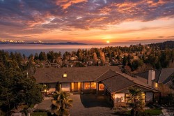 972 Seapearl Pl Saanich, BC V8Y 2X2