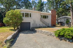 1193 Old Esquimalt Rd Esquimalt, BC V9A 4X7