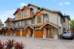 #4-2622 Shelbourne St Victoria, BC V8R 4L9