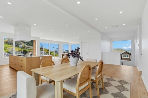 3700 Kootenay Pl, Saanich, BC 