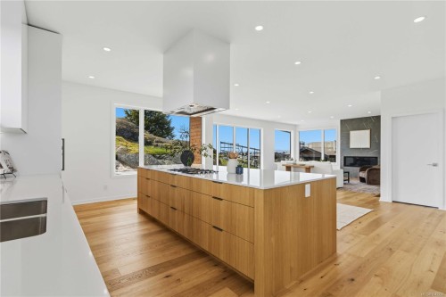 3700 Kootenay Pl, Saanich, BC 