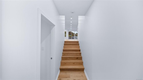 3700 Kootenay Pl, Saanich, BC 