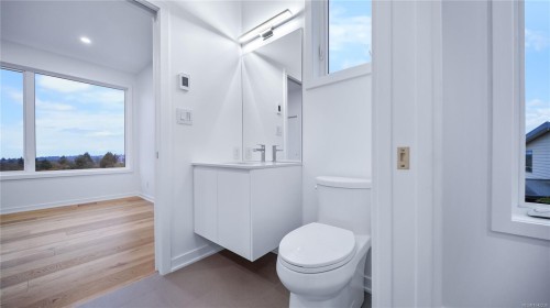 3700 Kootenay Pl, Saanich, BC 