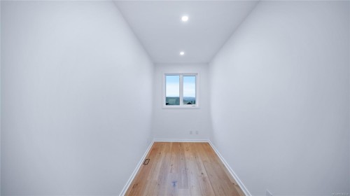 3700 Kootenay Pl, Saanich, BC 