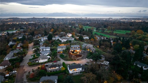 3700 Kootenay Pl, Saanich, BC 