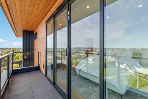3700 Kootenay Pl, Saanich, BC 