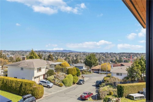 3700 Kootenay Pl, Saanich, BC 