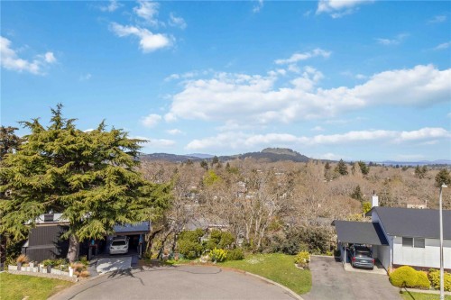 3700 Kootenay Pl, Saanich, BC 