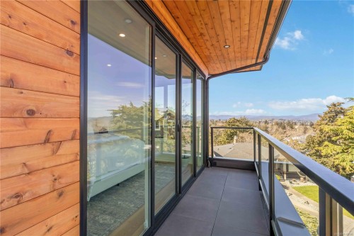 3700 Kootenay Pl, Saanich, BC 