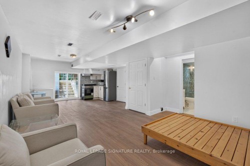 32 Cliffcrest Drive, Toronto, ON 