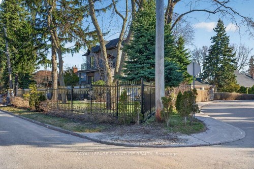 32 Cliffcrest Drive, Toronto, ON 