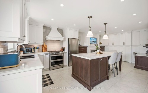 1892 Beechknoll Avenue, Mississauga, ON 
