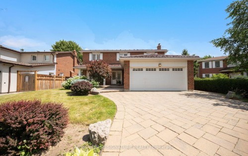 1892 Beechknoll Avenue, Mississauga, ON 