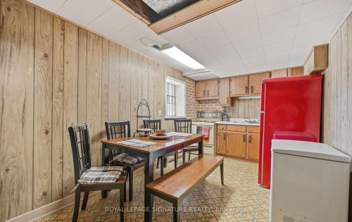 1892 Beechknoll Avenue, Mississauga, ON 