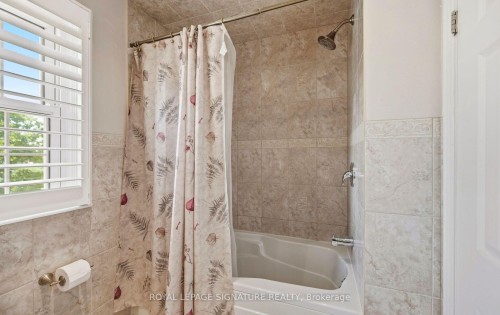 1892 Beechknoll Avenue, Mississauga, ON - Indoor Photo Showing Bathroom