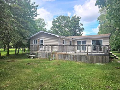 15 Moonlight Bay, Gimli, MB 