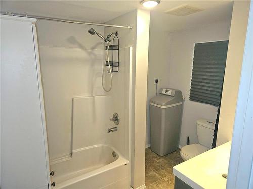 Bathroom - 15 Moonlight Bay, Gimli, MB 