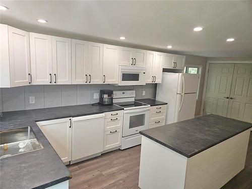 15 Moonlight Bay, Gimli, MB 